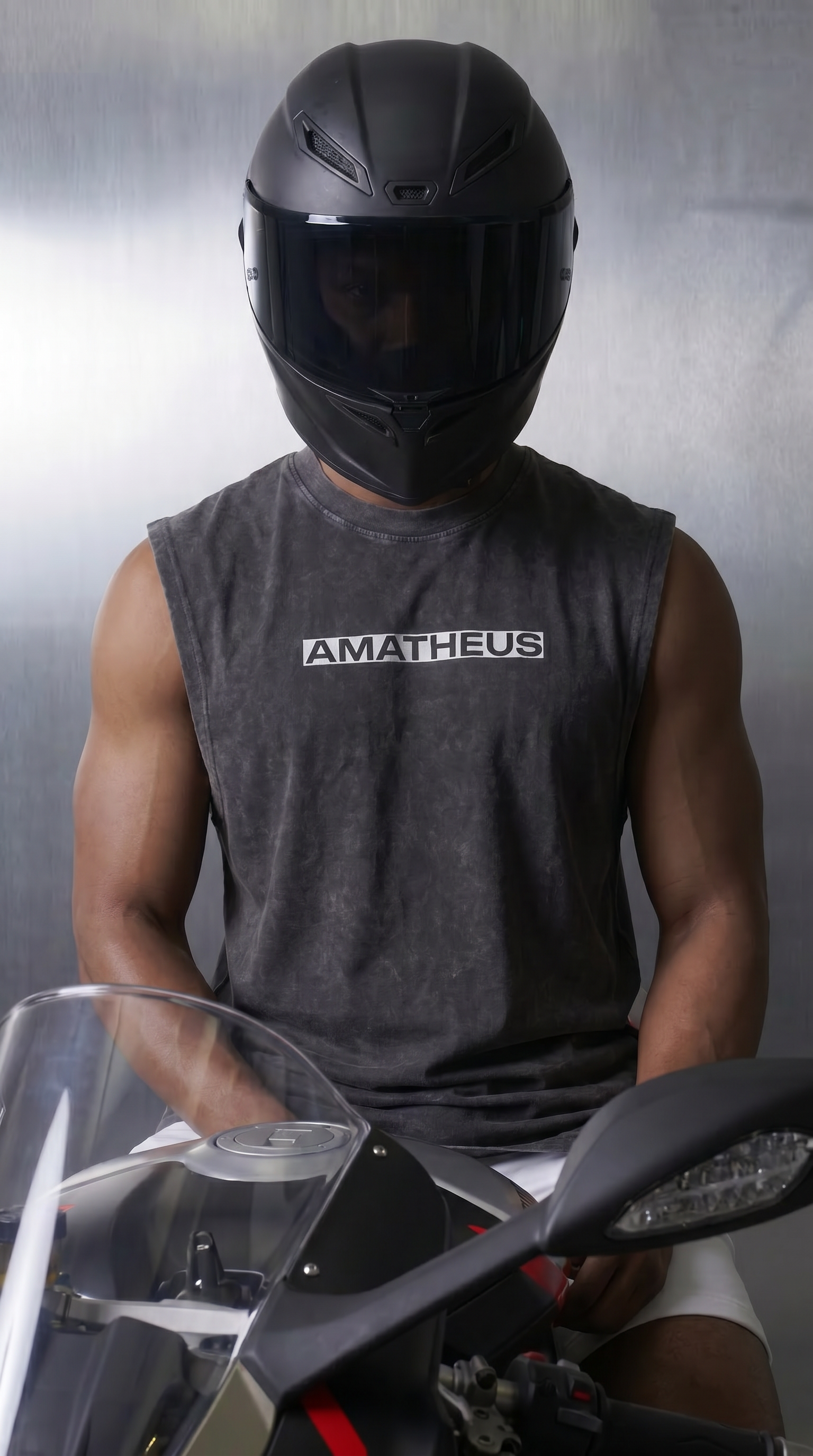 AMATHEUS Essential Cotton Sleeveless Shirt