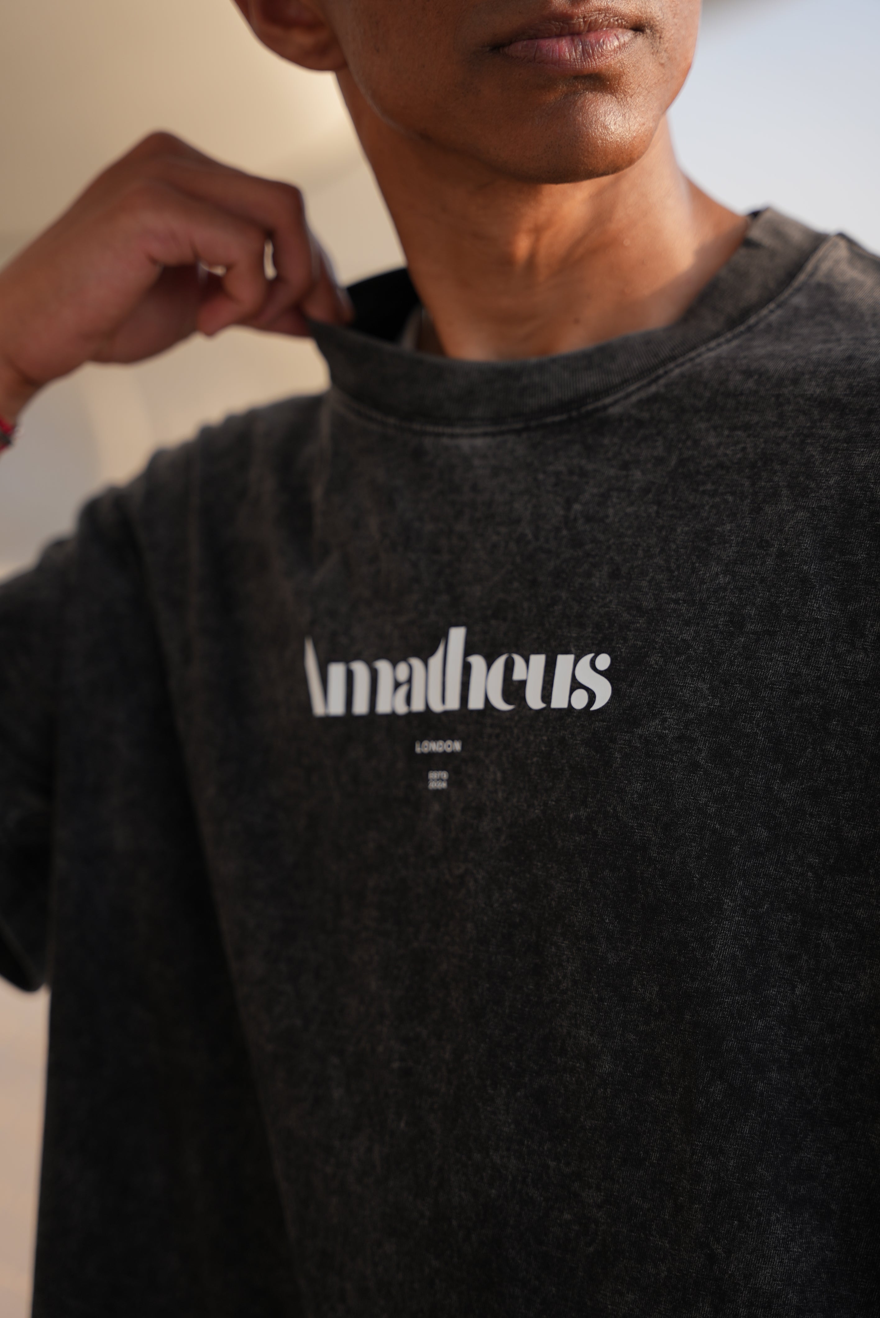 Amatheus Onyx Shadow Oversized Tee